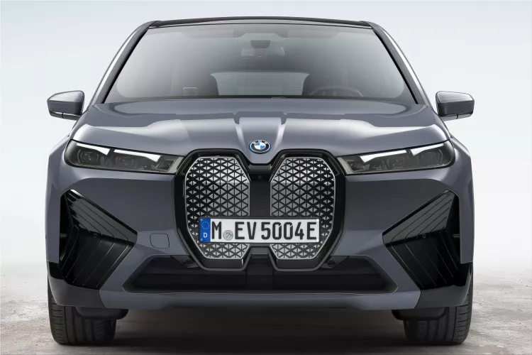 BMW-iX-electric-SUV-2021-2022-mx15.jpg