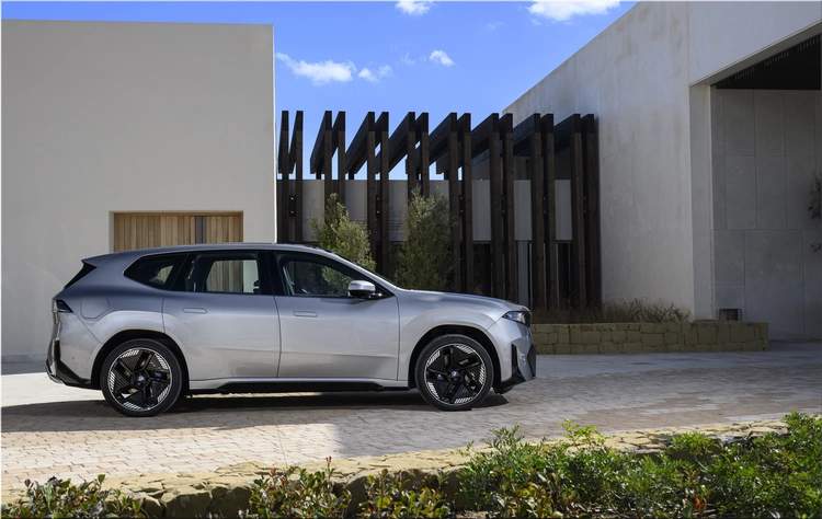 BMW iX3