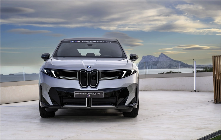 BMW iX3