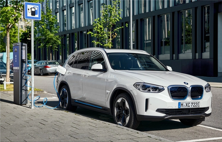 BMW iX3