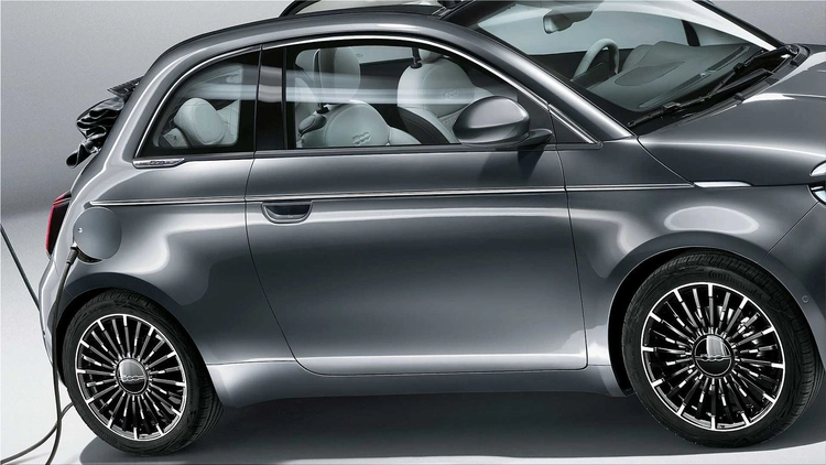 Fiat 500e electric city car