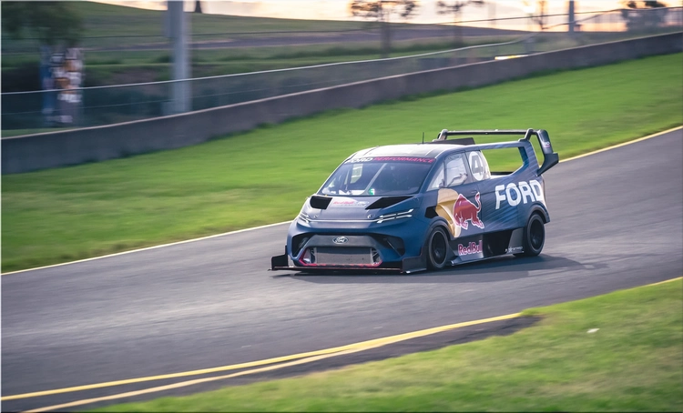 Ford Supervan