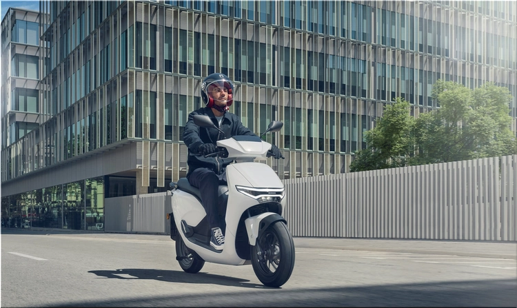 Honda CUV e Electric Scooter
