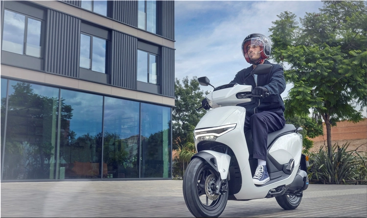 Honda CUV e Electric Scooter