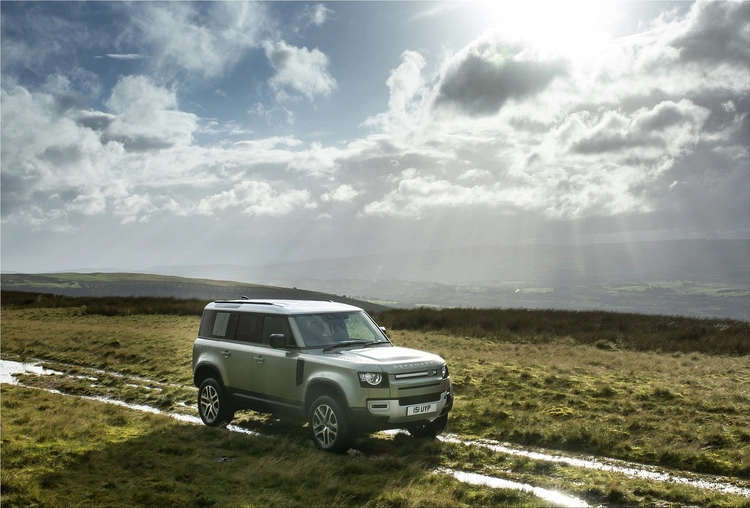 Land Rover Defender P400e plug-in hybrid