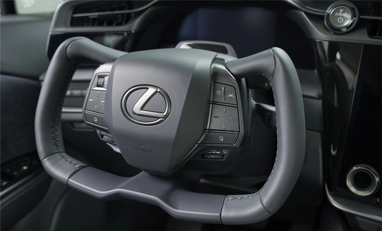 Lexus RZ