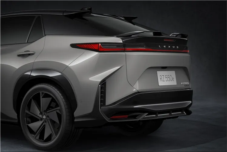 Lexus RZ 550e