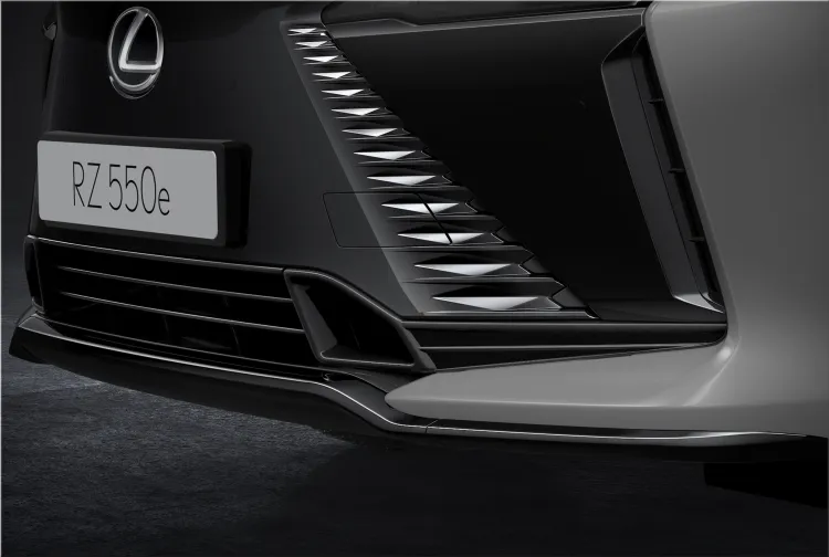 Lexus RZ 550e