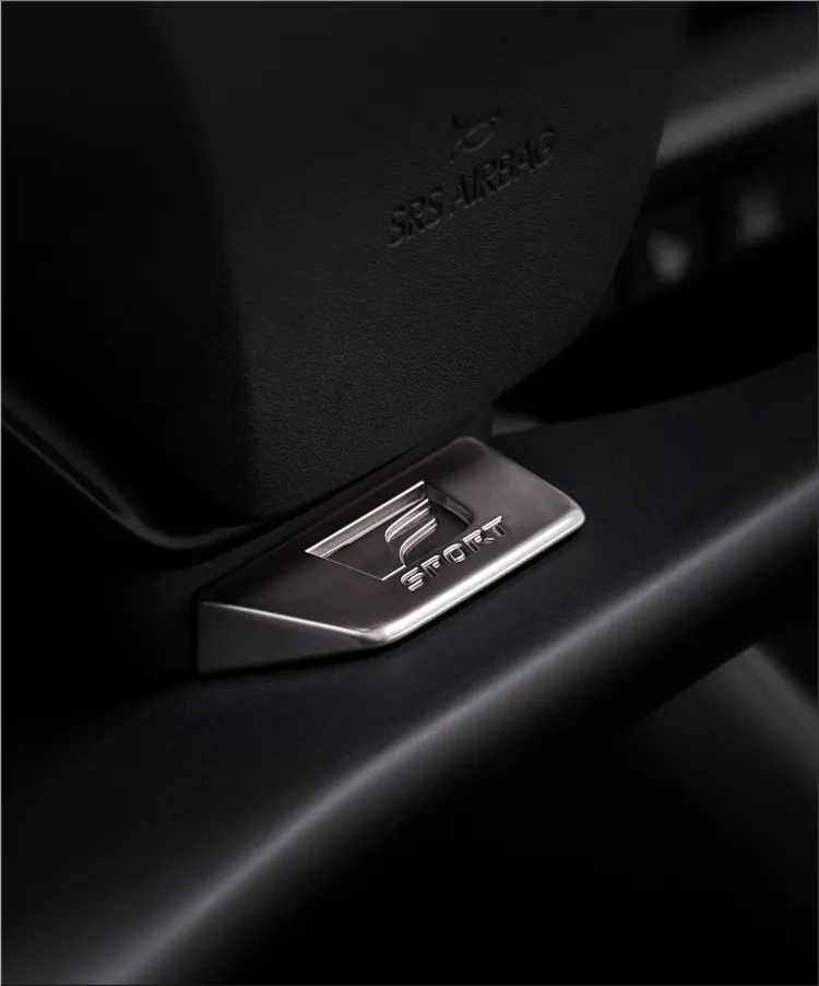 Lexus RZ 550e