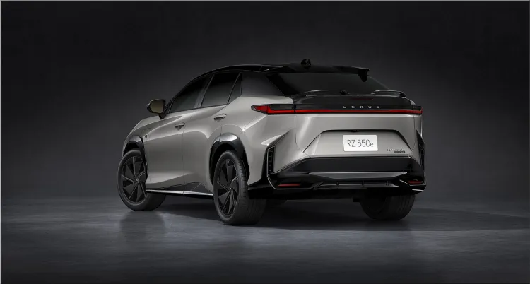 Lexus RZ 550e