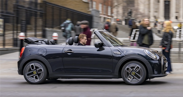 MINI Cooper SE Convertible