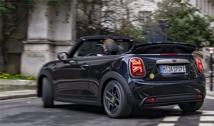 MINI Cooper SE Convertible