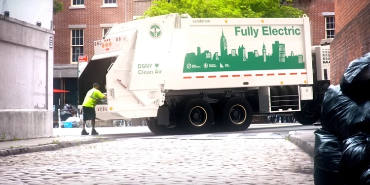 Mack Electric LR 100% electric garbage truck