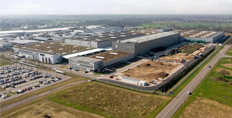 Battery recycling factory