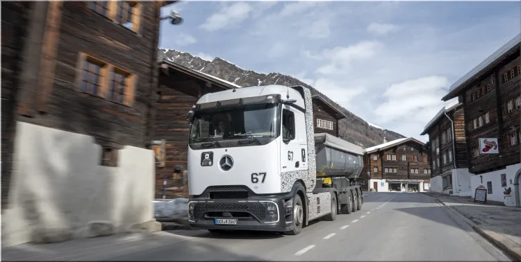 Mercedes-Benz GenH2 Truck