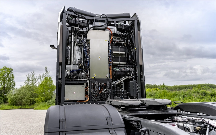 Mercedes-Benz GenH2 hydrogen fuel cell truck