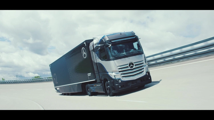 Mercedes-Benz GenH2 Truck
