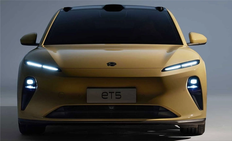 NIO ET5