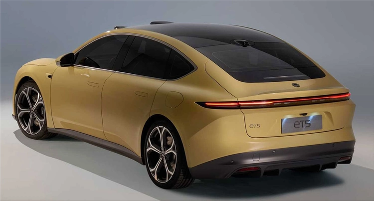 NIO ET5