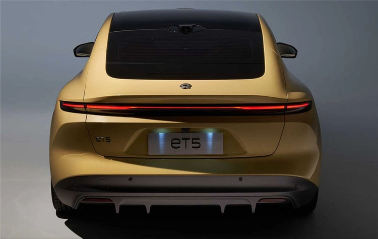 NIO ET5