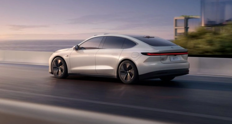 NIO ET7