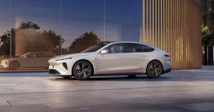 NIO ET7