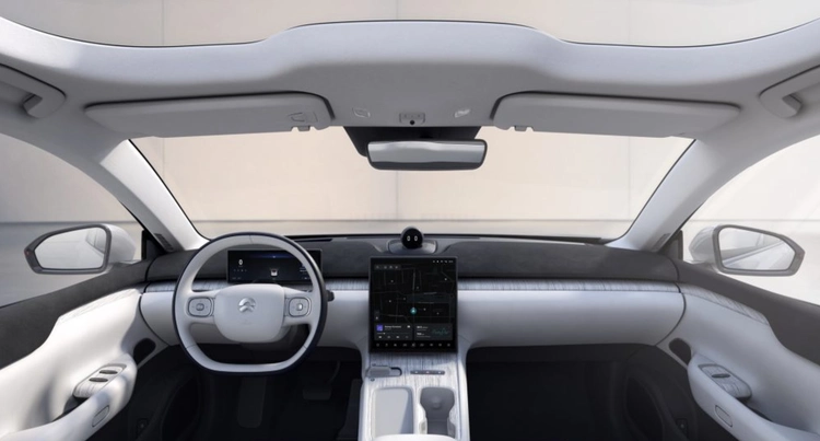 NIO ET7