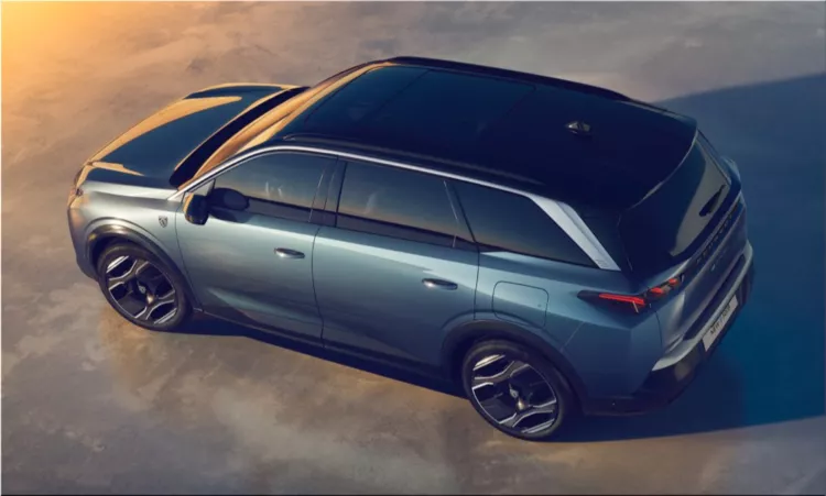 Peugeot e-5008