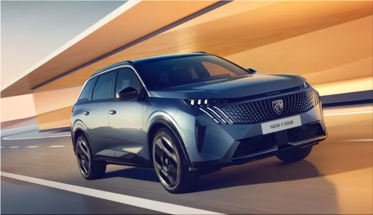 Peugeot e-5008