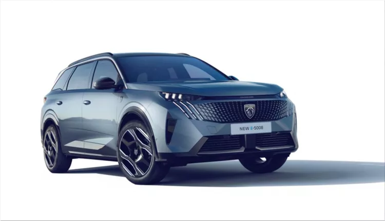 Peugeot e-5008