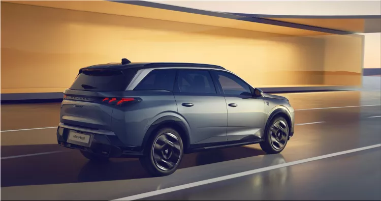 2024 Peugeot e-5008