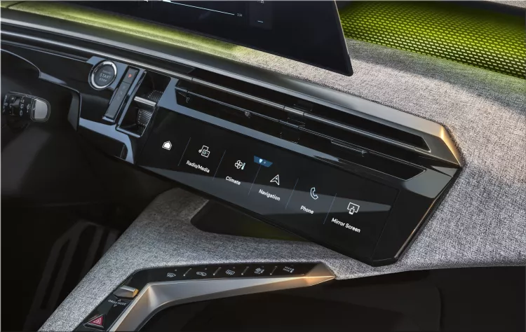 2024 Peugeot e-5008 electric SUV