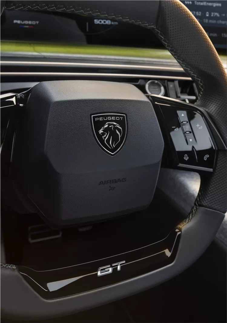 2024 Peugeot e-5008 electric SUV