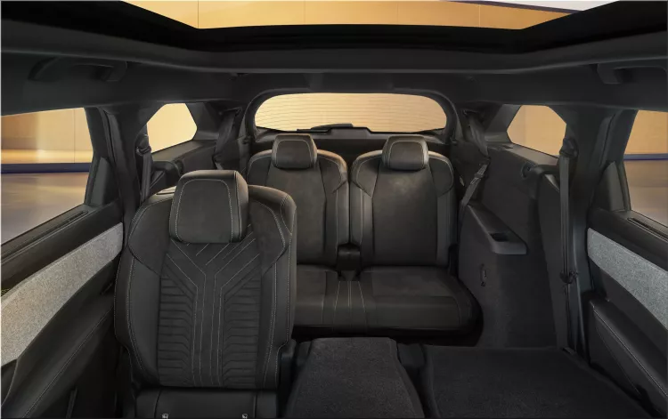 2024 Peugeot e-5008 electric SUV