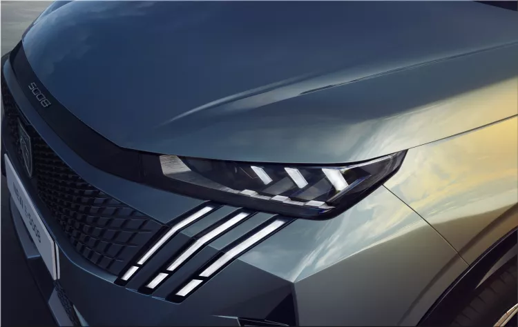Peugeot e-5008 electric SUV