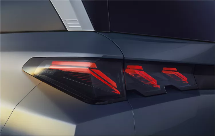 Peugeot e-5008 electric SUV