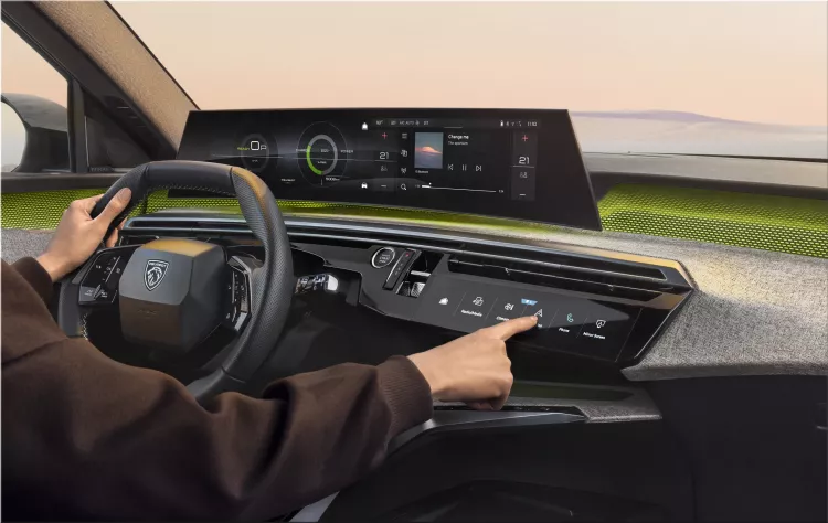 Peugeot e-5008 electric SUV