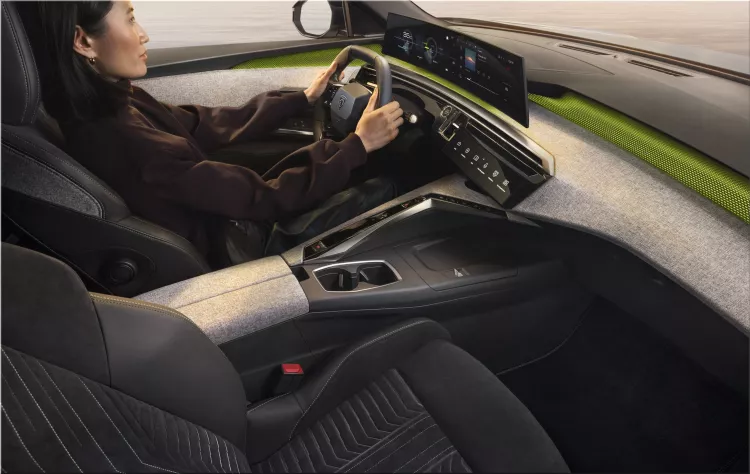 Peugeot e-5008 electric SUV