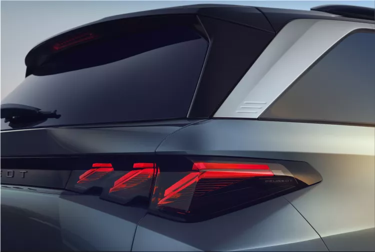 Peugeot e-5008 electric SUV