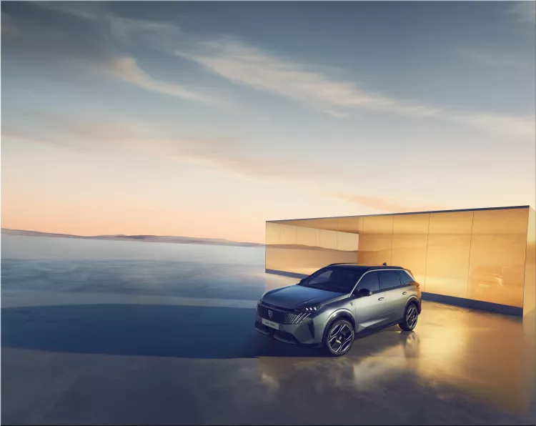 Peugeot e-5008 electric SUV