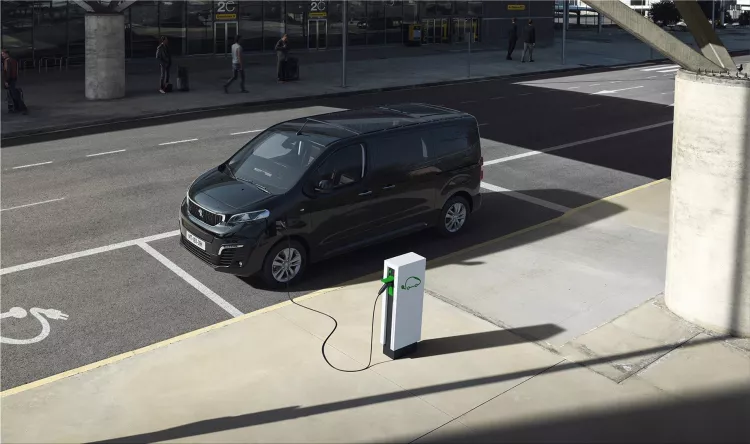 Peugeot e-Traveller