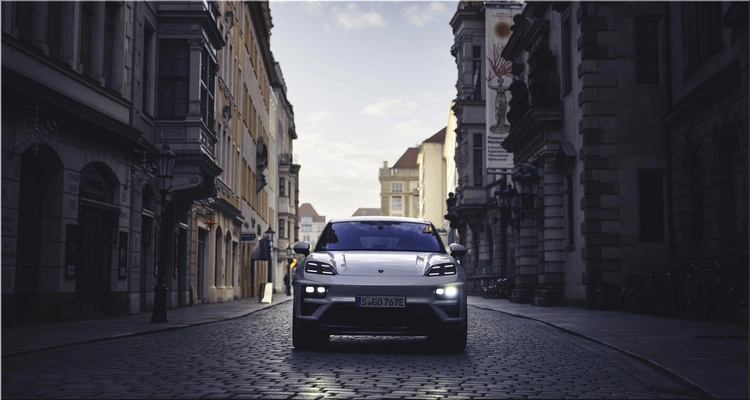 Porsche Macan Turbo Electric
