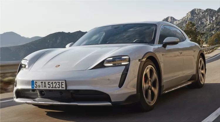 Porsche Taycan Cross Turismo