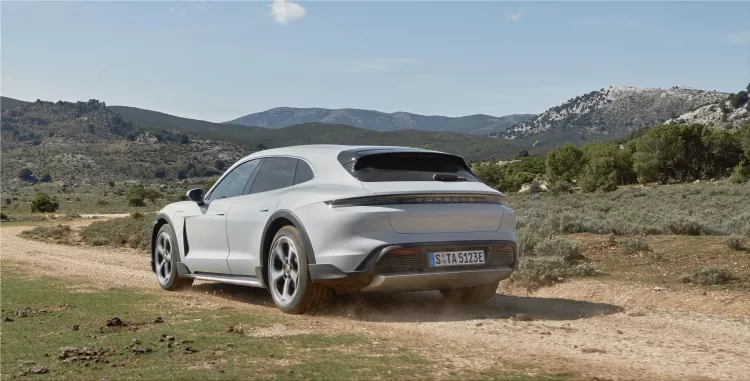 Porsche Taycan Cross Turismo