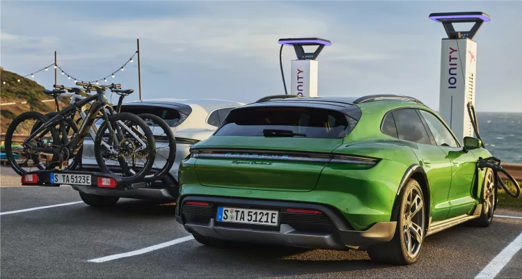 Porsche Taycan Cross Turismo