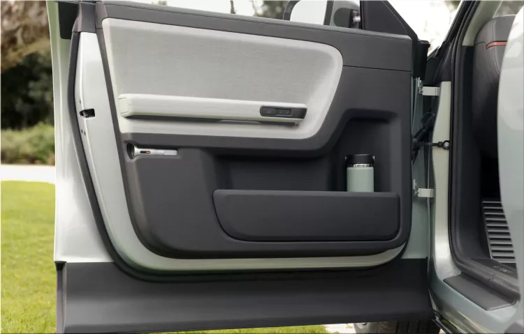 Rivian R3