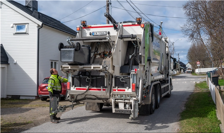 Scania 25 L electric garbage truck
