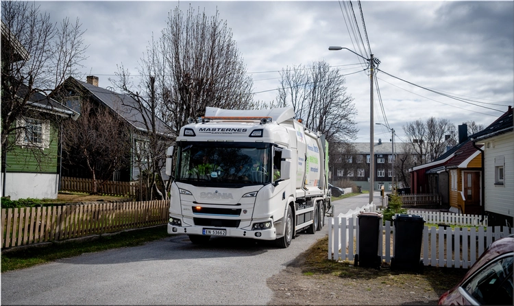Scania 25 L electric garbage truck