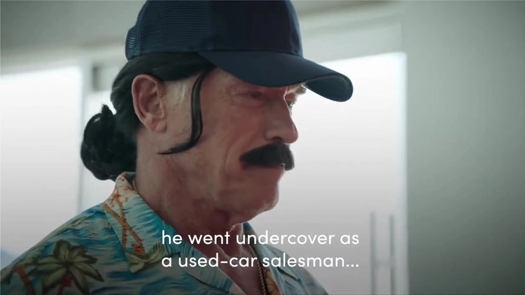 Schwarzenegger promotes electric cars