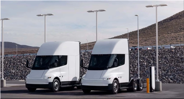 Tesla Semi Long Range